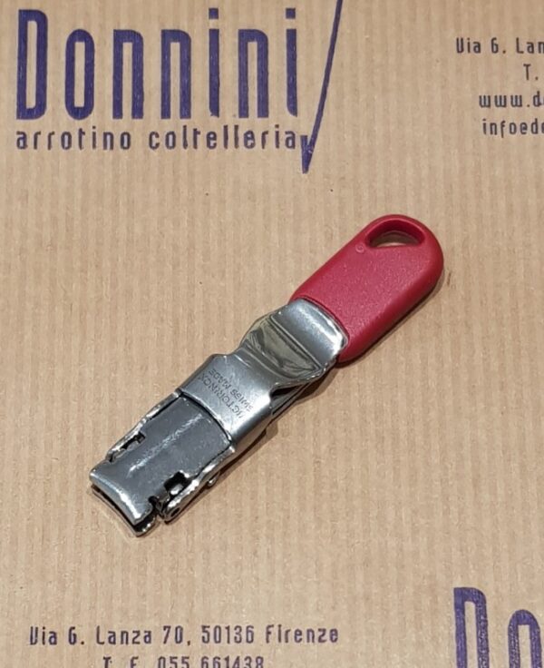 Victorinox taglia unghie